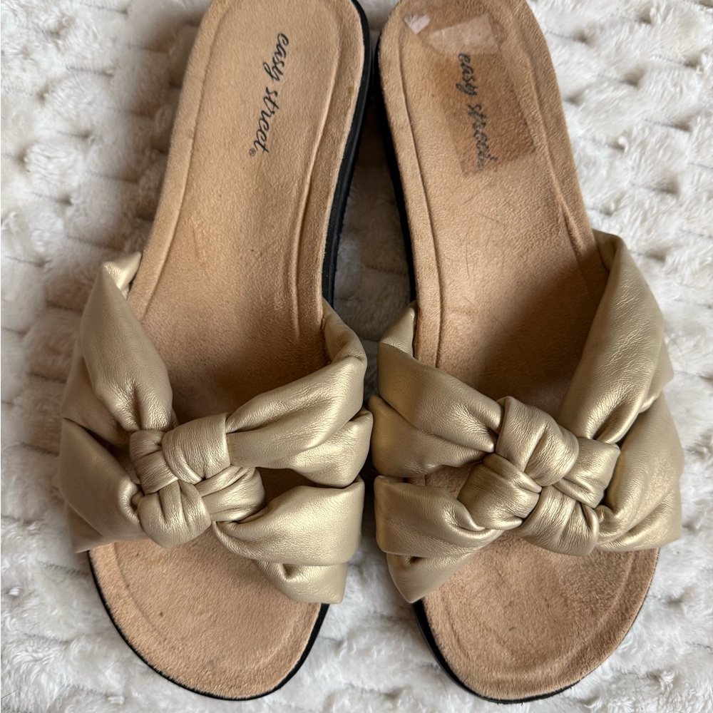 Gold sandles size 8 NWOT